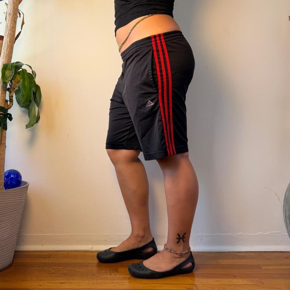 Adidas Black Red 3 Stripe Basketball Shorts Baggy Y2K Blokette S11545 Small